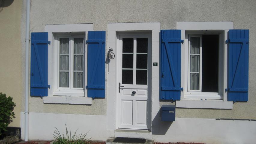 Porte PVC avec pommeau - Isolation Service