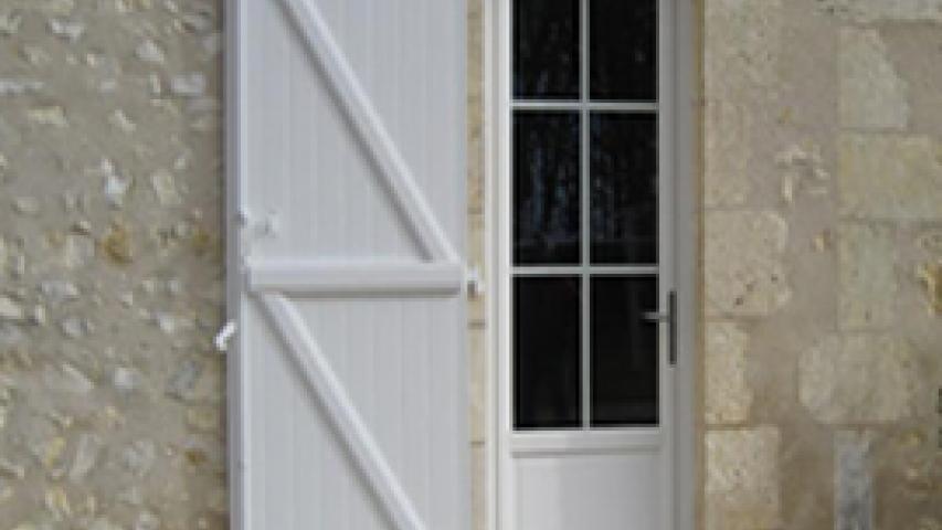 Volet PVC porte fenêtre - Isolation Service