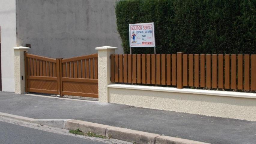 Ensemble portail et cloture ALU Chêne doré - Isolation Service