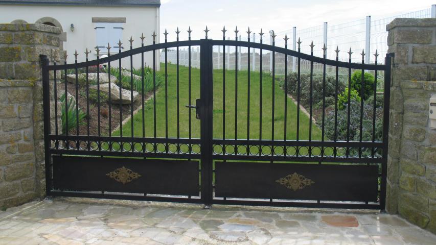 Portail Alu semi-plein - Isolation Service