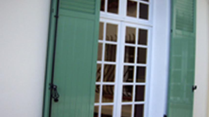 Volet PVC à cadre soudé - Isolation Service