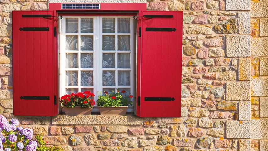 Cadre réno avec motorisation solaire intégrée