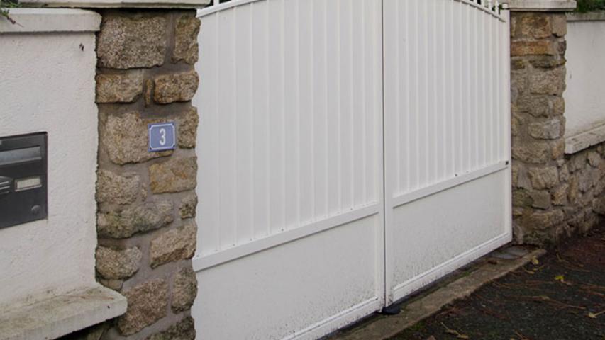 Portail Aluminium Plein