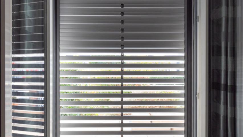 Volet roulant à lames orientables