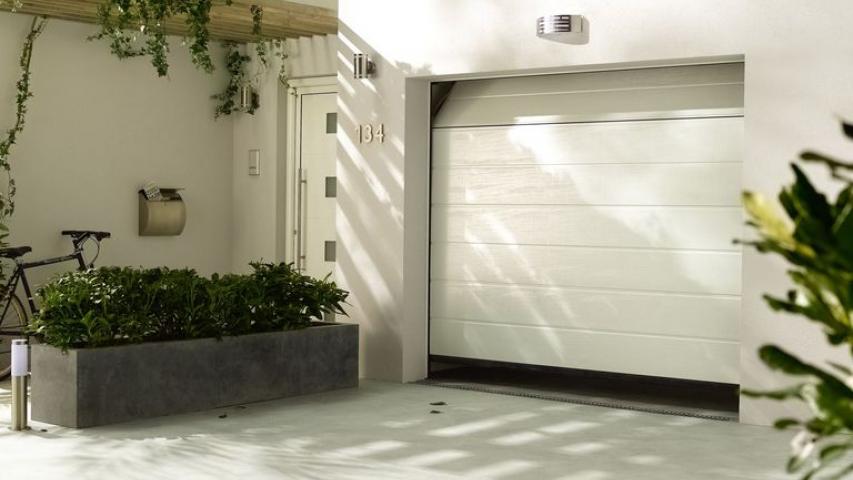 Porte de garage sectionnelle sans portillon